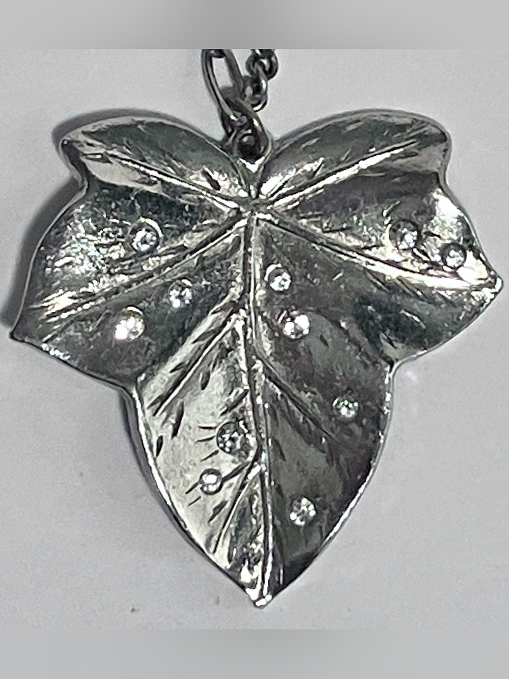 Vintage TOMMASSINI Silver-Plated LEAF WITH CRYSTALS Necklace / 16 Inch Figaro
